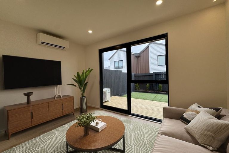 Photo of property in 5/131 Lancaster Road, Beach Haven, Auckland, 0626