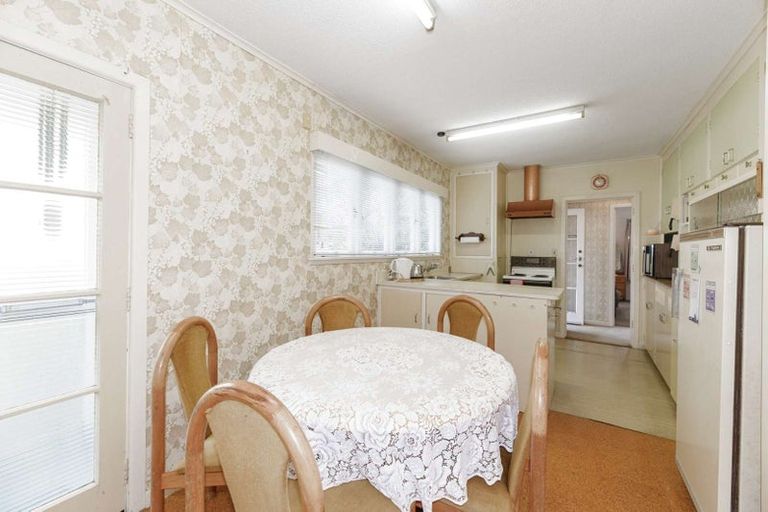 Photo of property in 17 Routley Drive, Glen Eden, Auckland, 0602