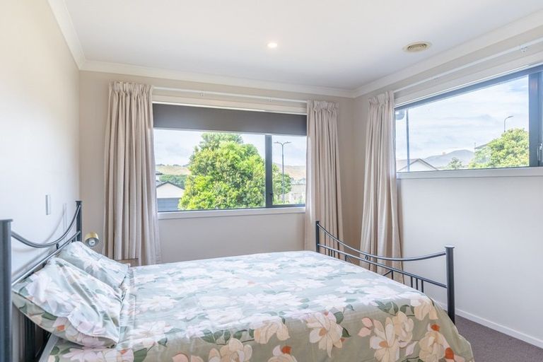 Photo of property in 12 Aotea Drive, Aotea, Porirua, 5024