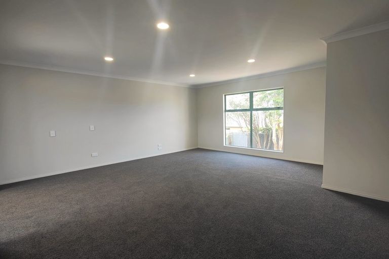 Photo of property in 6 Chadlington Avenue, Henderson, Auckland, 0612