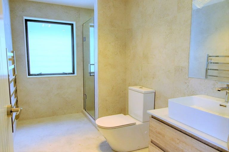 Photo of property in 16d Kaimai Avenue, Massey, Auckland, 0614