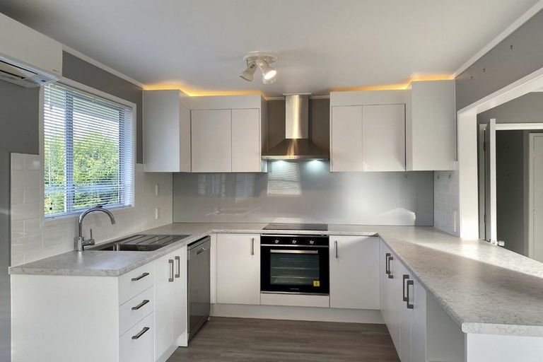 Photo of property in 16 Beazley Crescent, Tikipunga, Whangarei, 0112