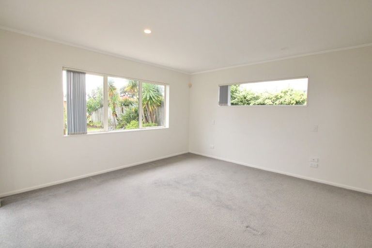 Photo of property in 9 Judd Place, Orewa, 0931