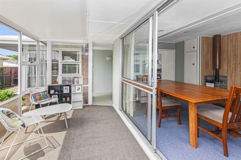 Photo of property in 30 Tenby Place, Avondale, Christchurch, 8061