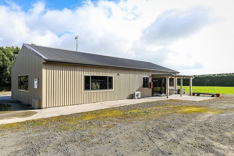 Photo of property in 50a Richmond Road, Brixton, New Plymouth, 4373