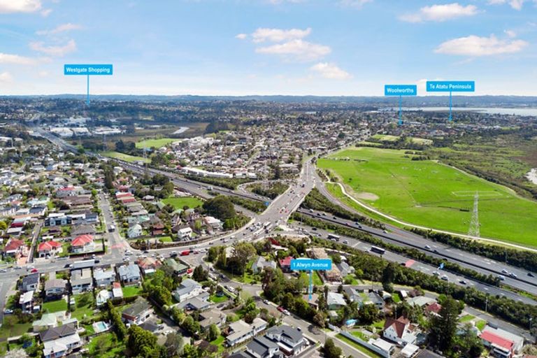 Photo of property in 1 Alwyn Avenue, Te Atatu South, Auckland, 0610
