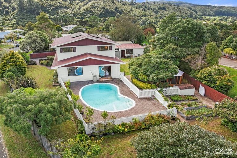 Photo of property in 127 Gemstone Drive, Birchville, Upper Hutt, 5018