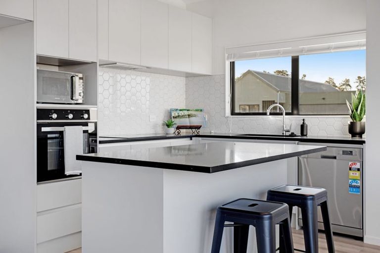 Photo of property in 1 Lamont Place, Waikanae, 5036