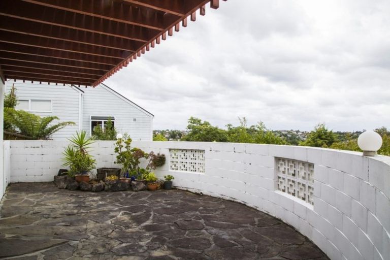 Photo of property in 1/12 Lynngate Place, Hillcrest, Auckland, 0627