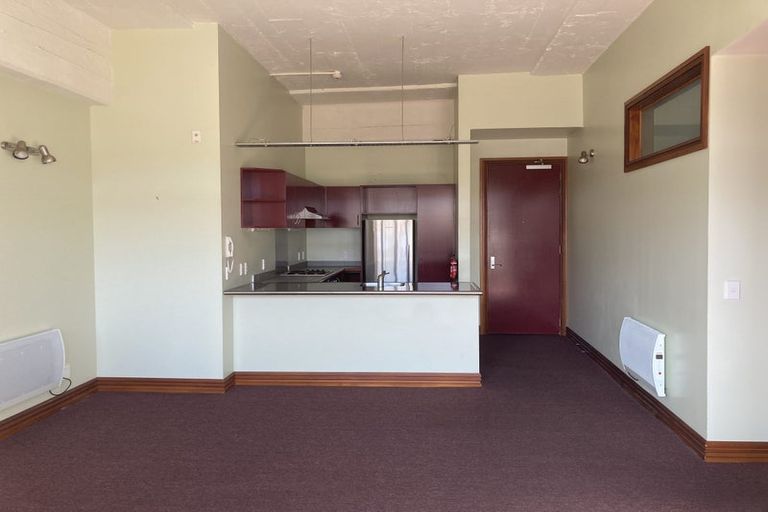 Photo of property in Pirie Street Townhouses, 28/35 Pirie Street, Mount Victoria, Wellington, 6011