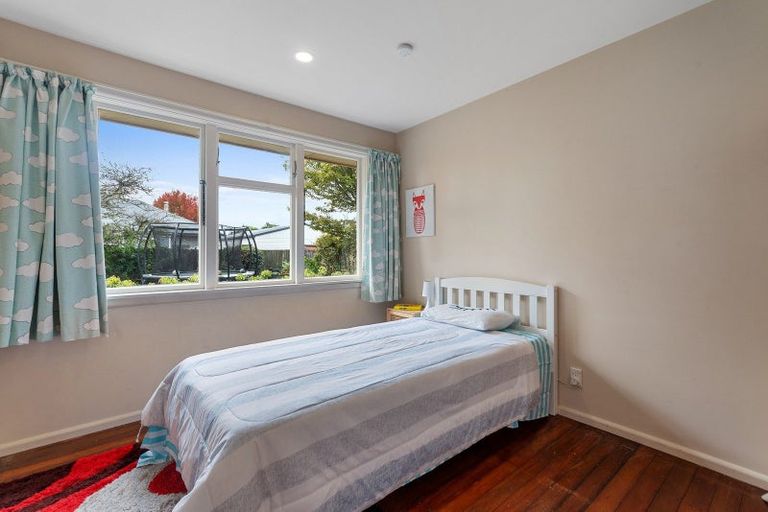Photo of property in 12 Saint Ives Street, Harewood, Christchurch, 8051