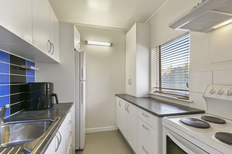 Photo of property in Hobson Court Flats, 11/70 Hobson Street, Thorndon, Wellington, 6011