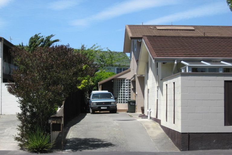 Photo of property in 2/6 Woodstock Place, Russley, Christchurch, 8042