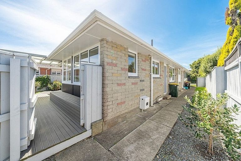 Photo of property in 20a Holyoake Crescent, Avalon, Lower Hutt, 5011
