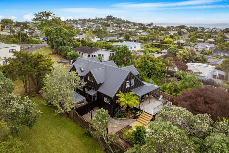 Photo of property in 6 Elliston Crescent, Stanmore Bay, Whangaparaoa, 0932