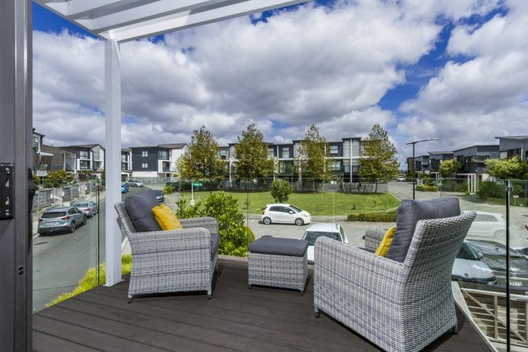 Photo of property in 1 Carder Court, Hobsonville, Auckland, 0618