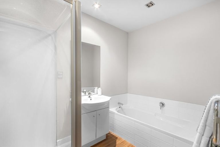 Photo of property in 6 Gresford Street, Edgeware, Christchurch, 8013