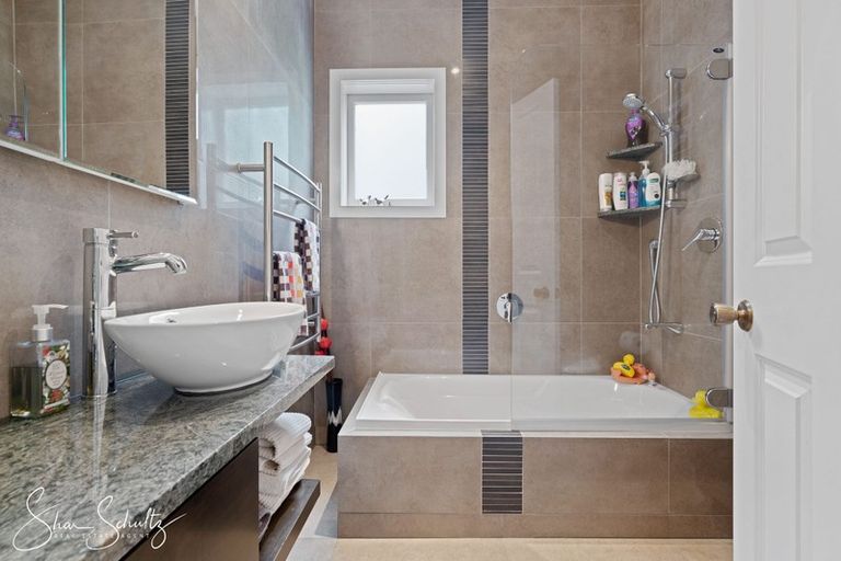 Photo of property in 31 Franklin Road, Paparoa, 0571