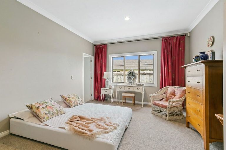 Photo of property in 82 Realm Drive, Paraparaumu, 5032