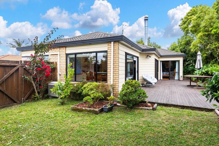 Photo of property in 446f West Coast Road, Glen Eden, Auckland, 0602