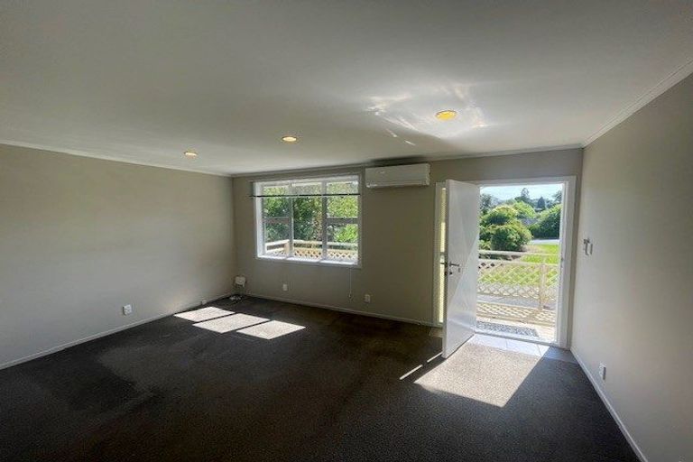 Photo of property in 2/1 Bronwyn Place, Torbay, Auckland, 0630
