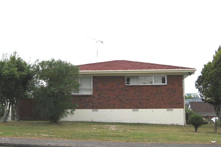 Photo of property in 40 Butterworth Drive, Glendene, Auckland, 0602