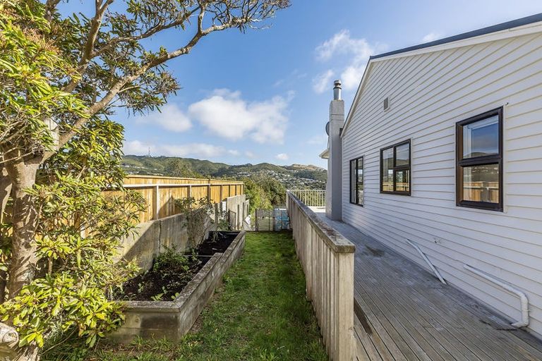 Photo of property in 50 Sheridan Terrace, Johnsonville, Wellington, 6037