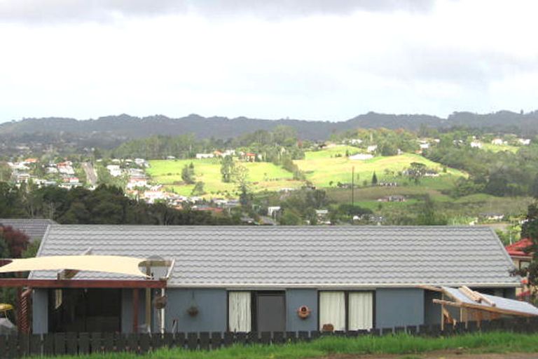 Photo of property in 252 Sturges Road, Henderson, Auckland, 0612