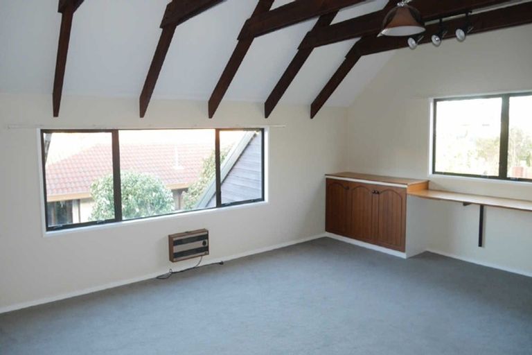 Photo of property in 16 Siska Place, Upper Riccarton, Christchurch, 8041