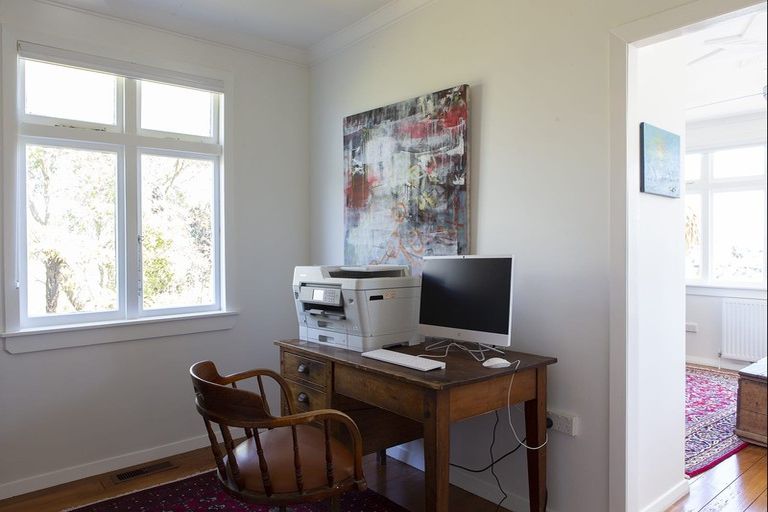 Photo of property in 2 Dale Street, Lower Vogeltown, New Plymouth, 4310