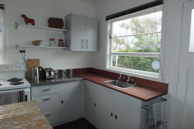 Photo of property in 4 Taylor Street, Foxton Beach, Foxton, 4815