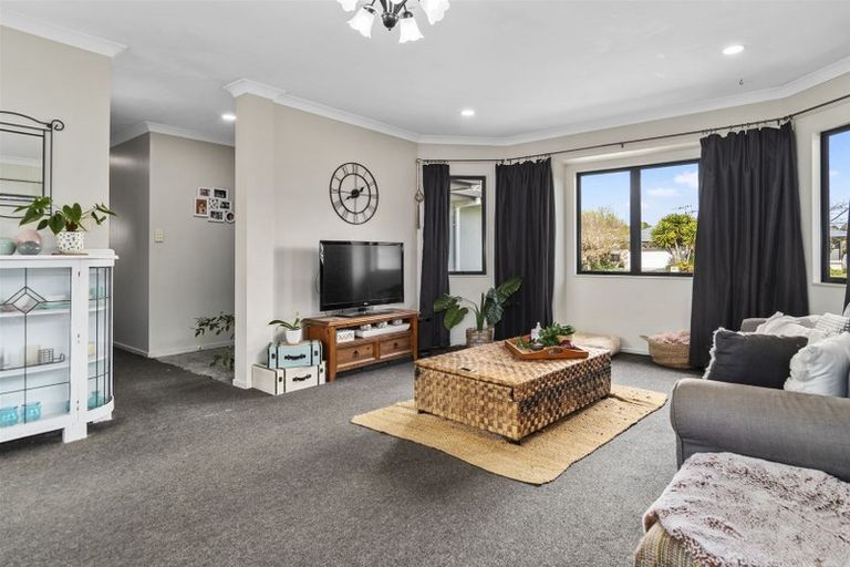 Photo of property in 19 Lisa Place, Brookfield, Tauranga, 3110