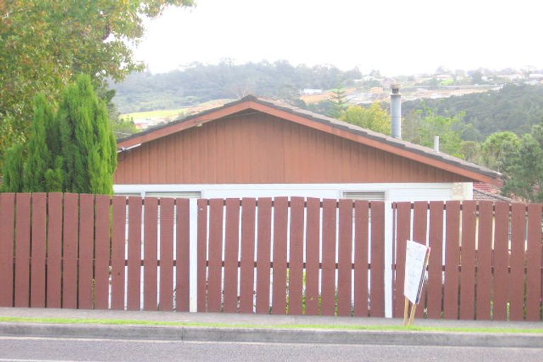 Photo of property in 348 Forest Hill Road, Waiatarua, Auckland, 0612