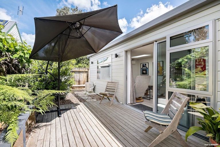 Photo of property in 17 Onepu Lane, Manly, Whangaparaoa, 0930