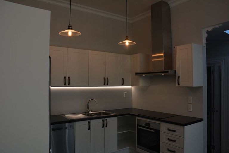 Photo of property in 15 Portland Crescent, Thorndon, Wellington, 6011