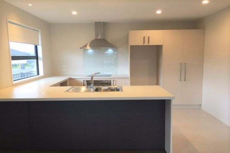 Photo of property in 6 Robalan Close, Halswell, Christchurch, 8025