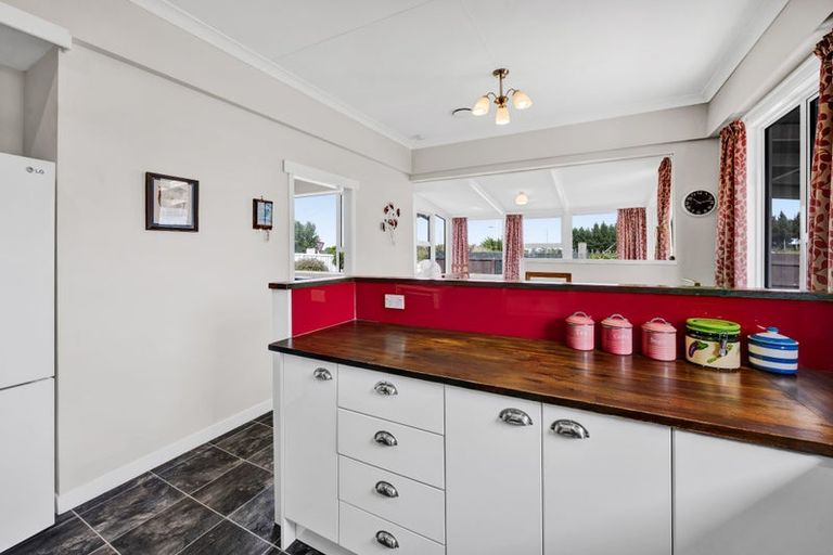 Photo of property in 124 Weraroa Road, Waverley, 4510