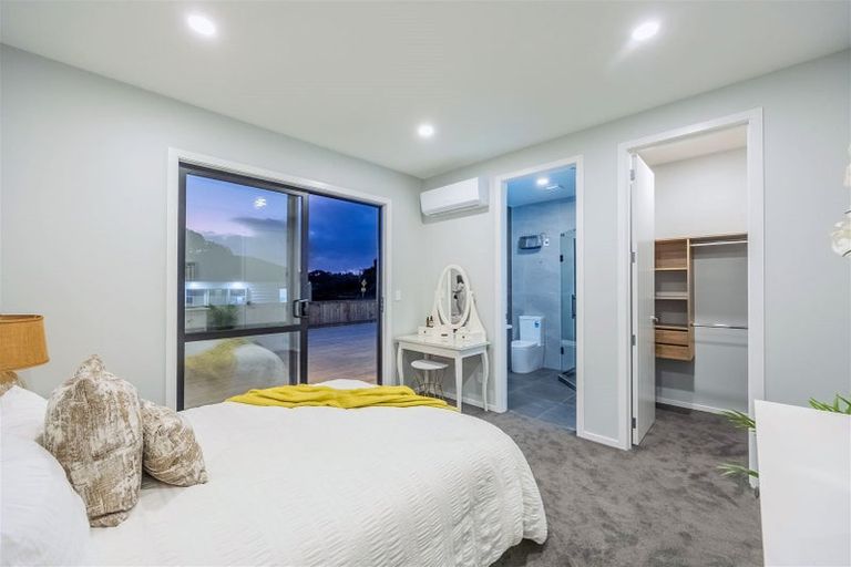 Photo of property in 22 Lewis Younie Road, Kumeu, 0810