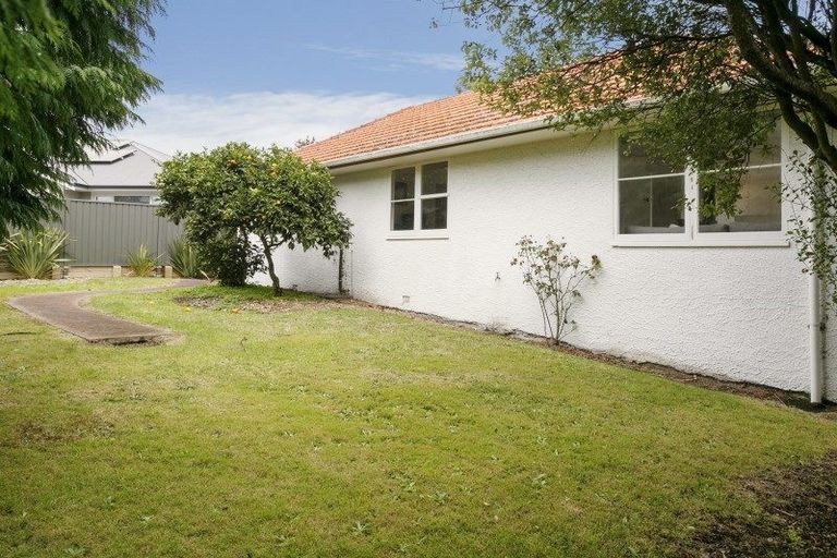 Photo of property in 3a Norfolk Road, Waipahihi, Taupo, 3330