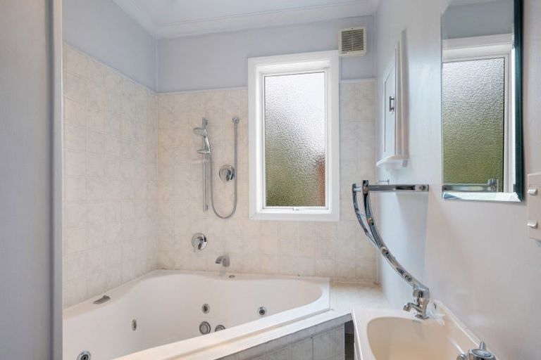 Photo of property in 22 Mckenzie Street, Levin, 5510