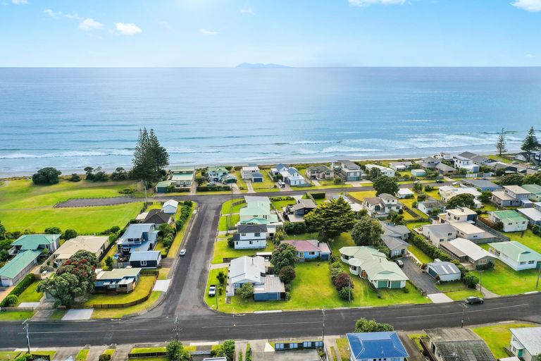 Photo of property in 27 Dillon Street, Waihi Beach, 3611