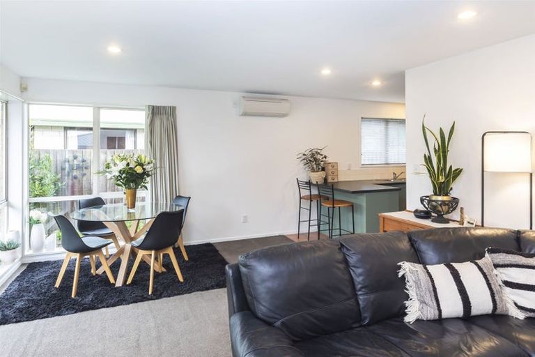 Photo of property in 1/92 Racecourse Road, Sockburn, Christchurch, 8042