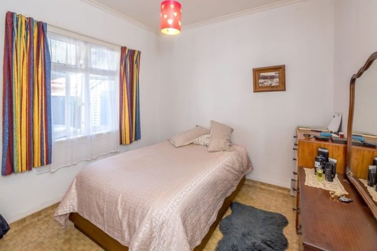 Photo of property in 99 Queen Street West, Levin, 5510