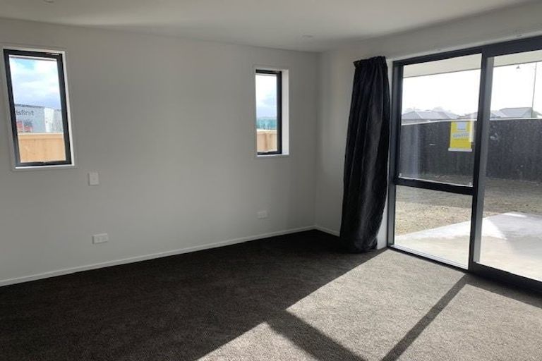 Photo of property in 127 Shillingford Boulevard, Rolleston, 7615