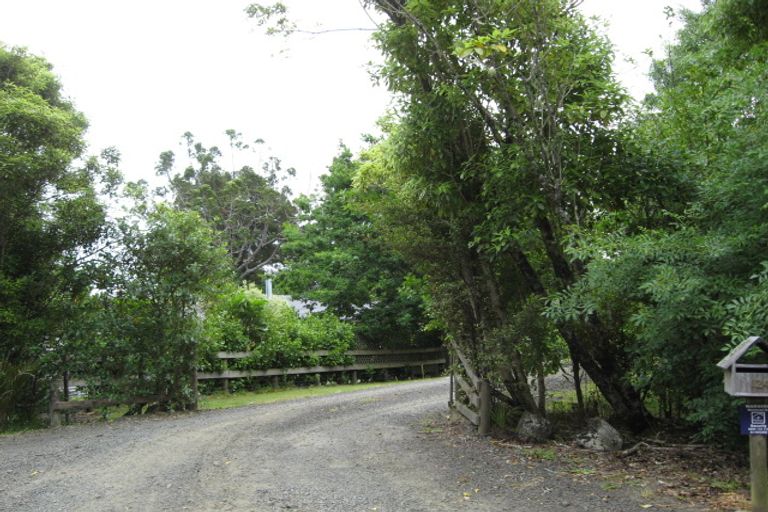 Photo of property in 120 Hinau Road, Waimauku, 0881