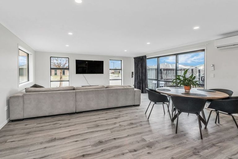 Photo of property in 6 Joy Place, Rolleston, 7614