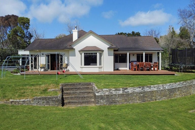 Photo of property in 26 Shelter Grove, Frankleigh Park, New Plymouth, 4310