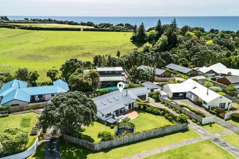 Photo of property in 18a Russell Drive, Oakura, 4314