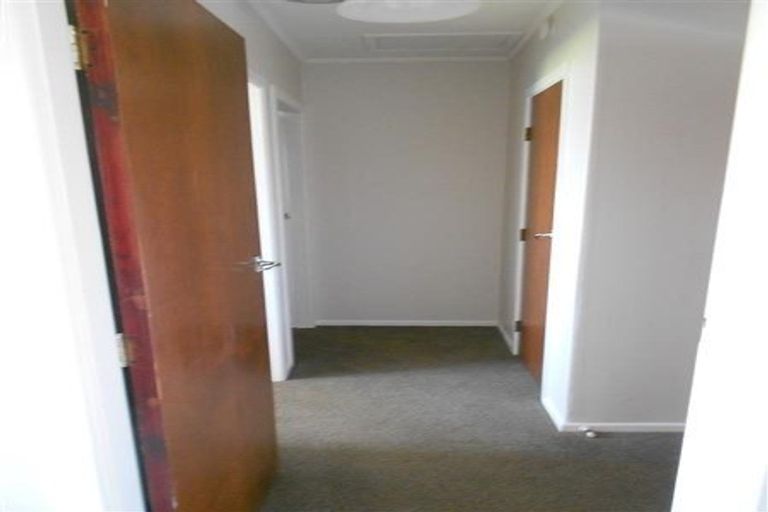 Photo of property in 2/10 Petherick Crescent, Johnsonville, Wellington, 6037