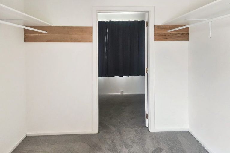 Photo of property in 32 Becker Drive, Weymouth, Auckland, 2103